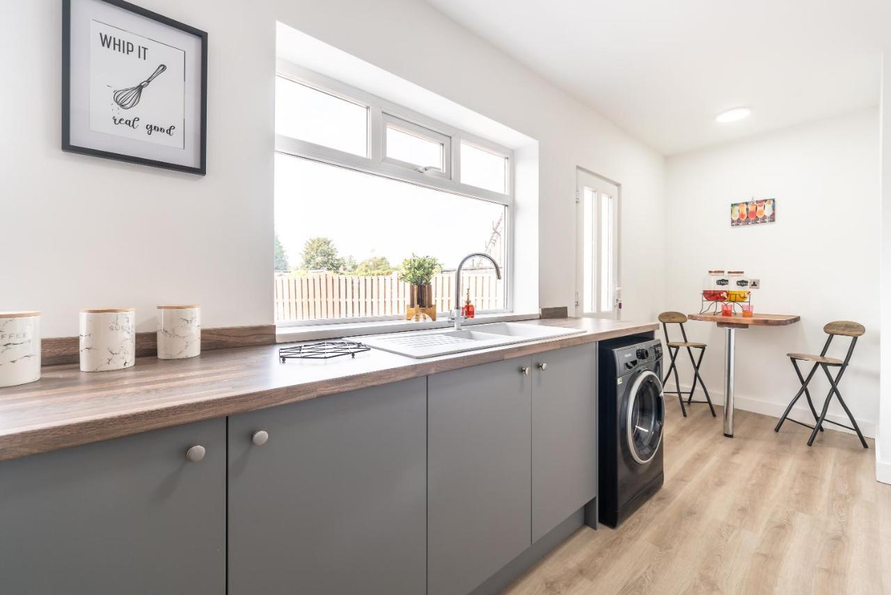 Aseda 4 Bedroom Private Parking, Game Zone -Pool Table, Garden Home Kingston upon Hull Eksteriør bilde