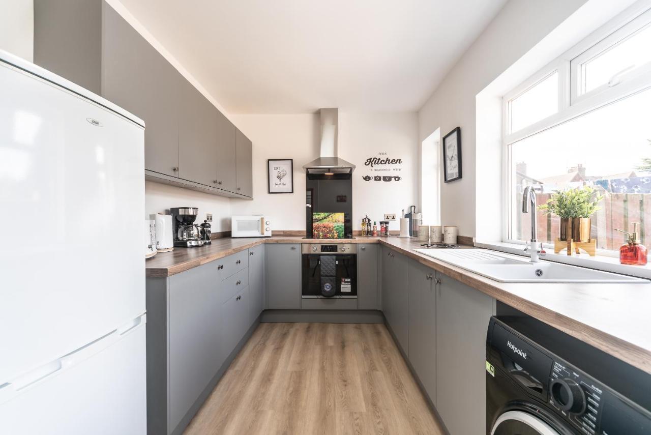 Aseda 4 Bedroom Private Parking, Game Zone -Pool Table, Garden Home Kingston upon Hull Eksteriør bilde